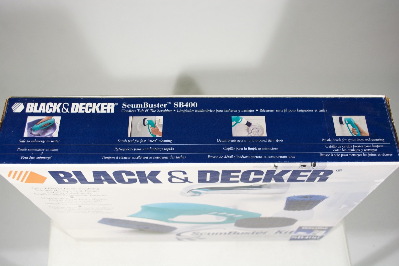 BLACK & DECKER ScumBuster コードレスウェットスクラバー Amazon.com: Black & Decker, ScumBuster Cordless Wet Scrubber